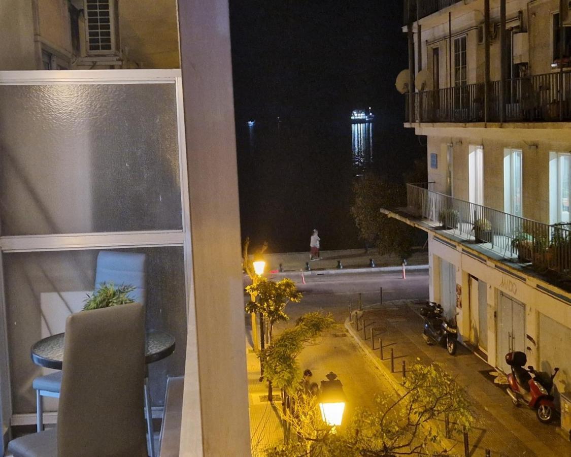 Master1 Seaside Lux Apartment Tesalonika Bagian luar foto