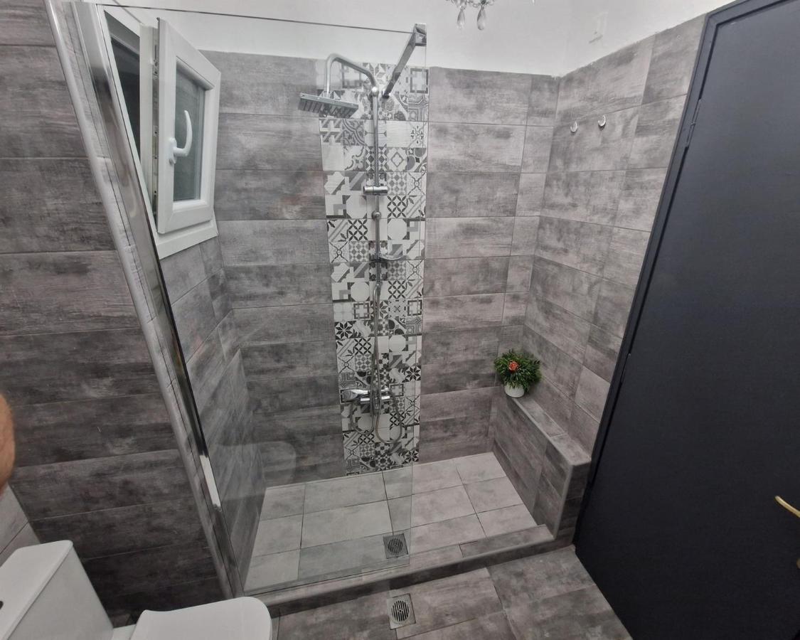 Master1 Seaside Lux Apartment Tesalonika Bagian luar foto