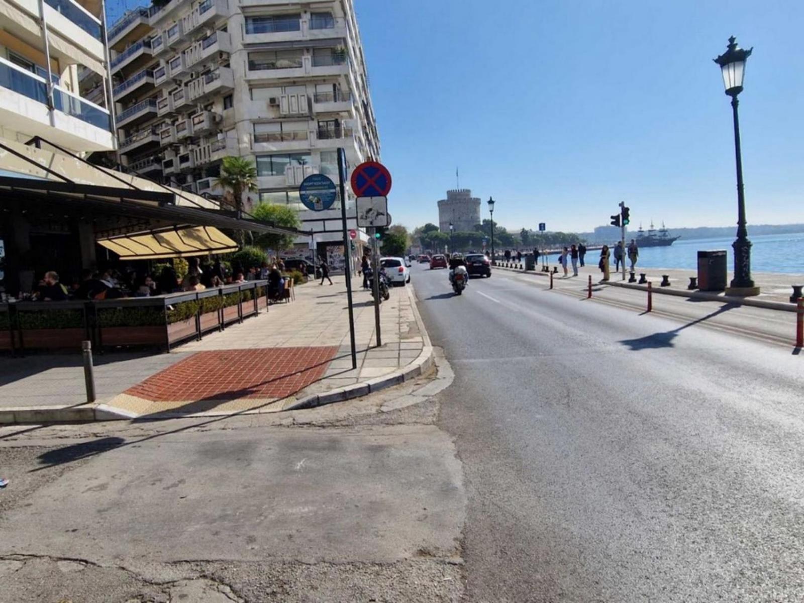 Master1 Seaside Lux Apartment Tesalonika Bagian luar foto